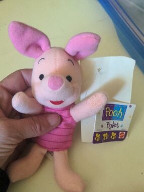 Vintage 1997 Mattel NWT Winnie The Pooh Pink Piglet Plush Toy